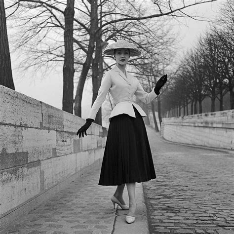 dior new look history|christian dior 1947 collection.